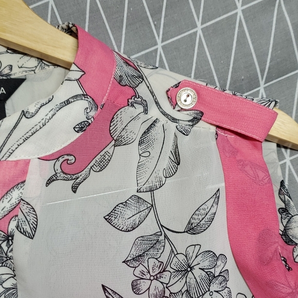 Beautiful top - Picture 6 of 8